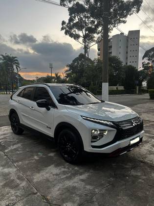 MITSUBISHI ECLIPSE CROSS 1.5 MIVEC TURBO GASOLINA HPE BLACK CVT MITSUBISHI ECLIPSE CROSS 1.5 MIVEC TURBO GASOLINA HPE BLACK CVT